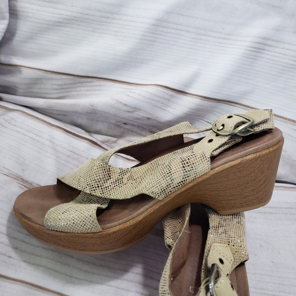 Dansko Jacinda Khaki Tan Snakeskin Leather Slingback Sandals Womens 37 Faux Wood - Picture 7 of 13